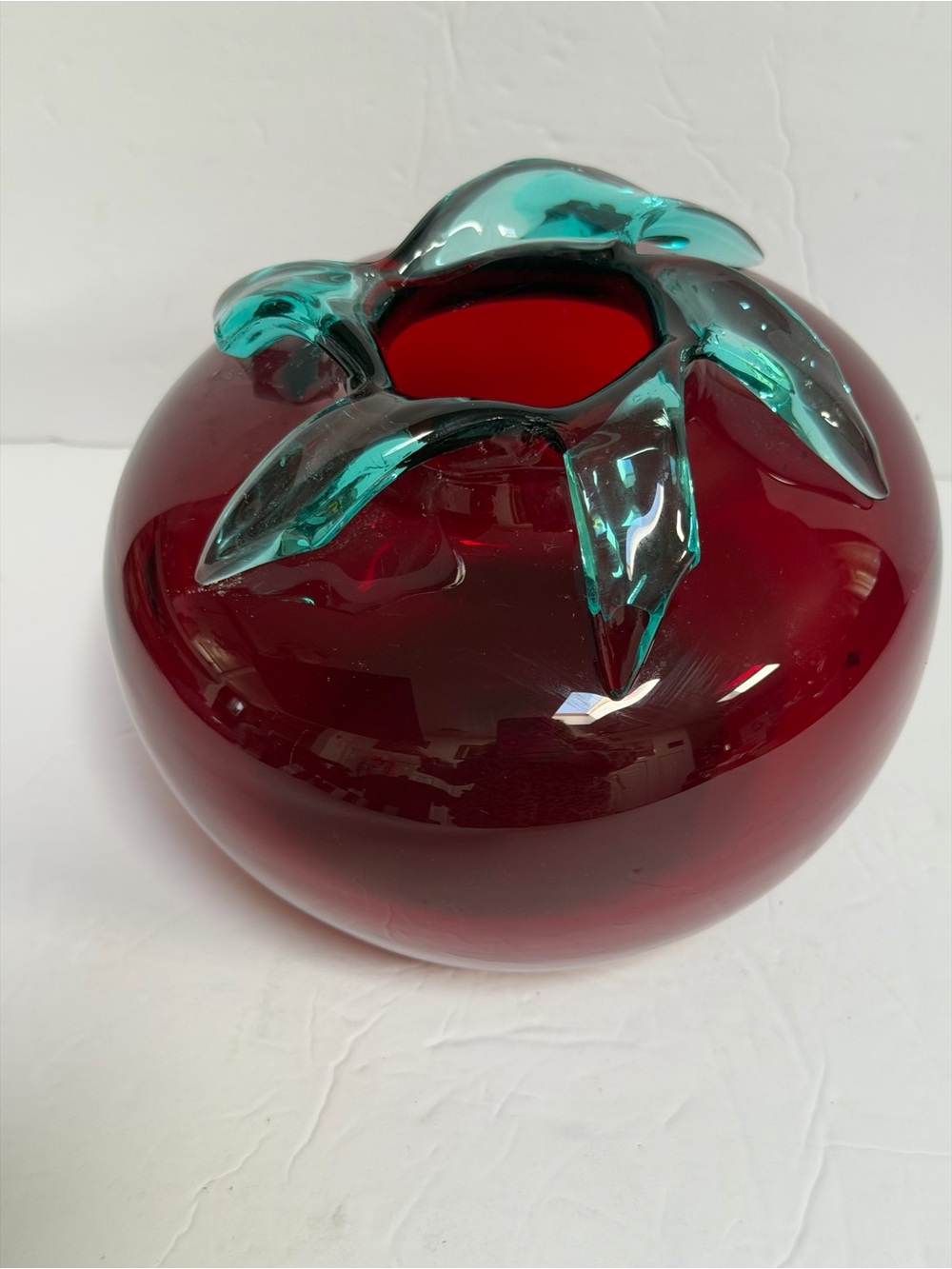 Art Glass Tomato Vase in Ruby Red with Teal Leaves 5,5x6.5”